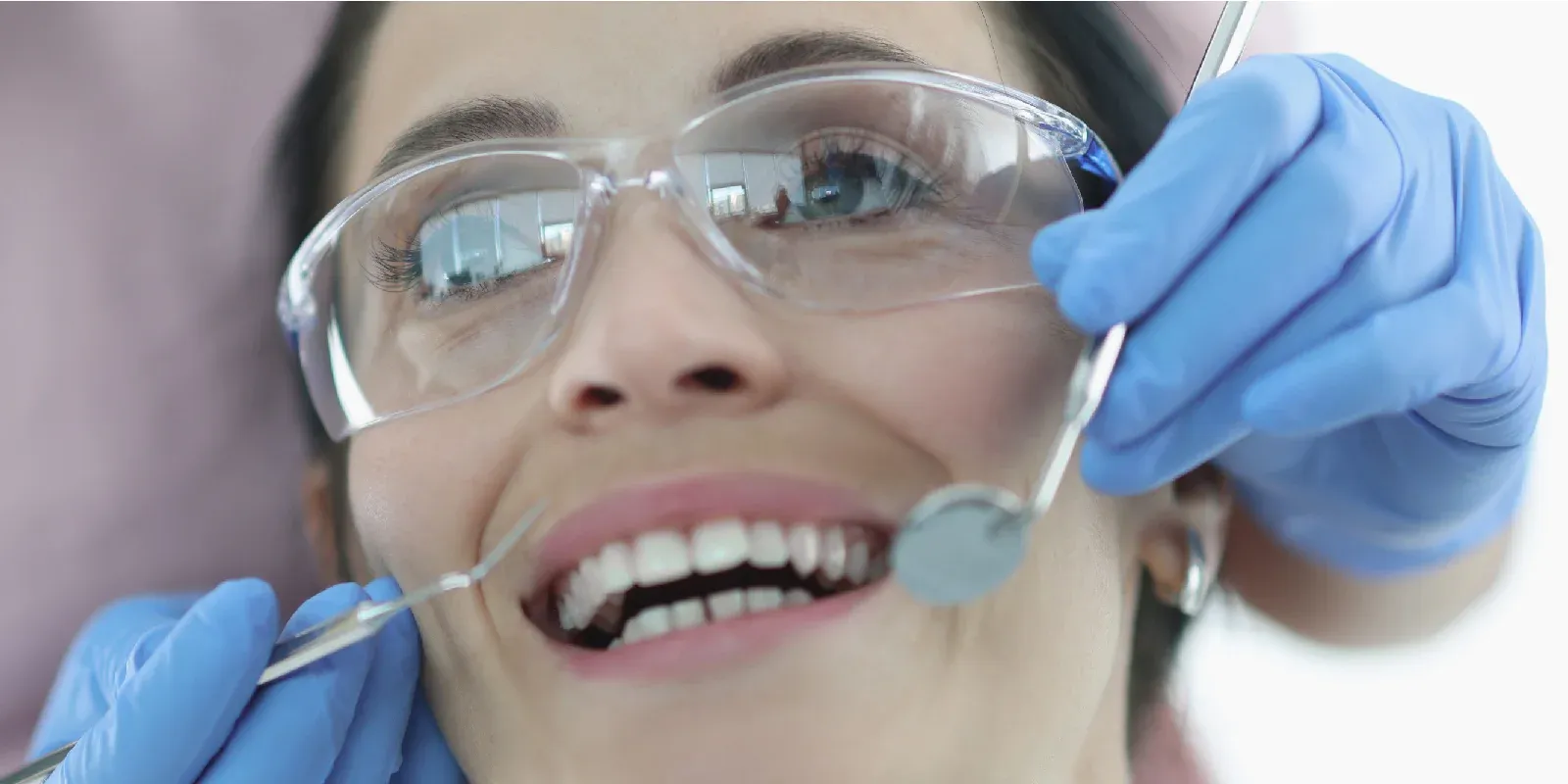 Modern Cosmetic Dentistry Treatment for a More Attractive Smile-01.webp